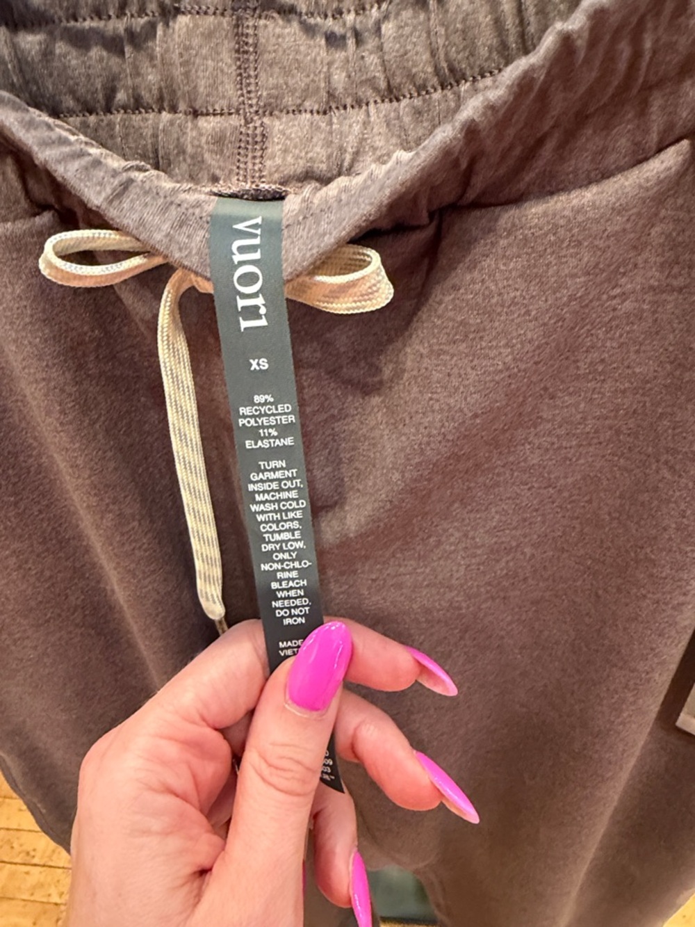 Vuori Performance Jogger, NWT chia Heather - Picture 3 of 3